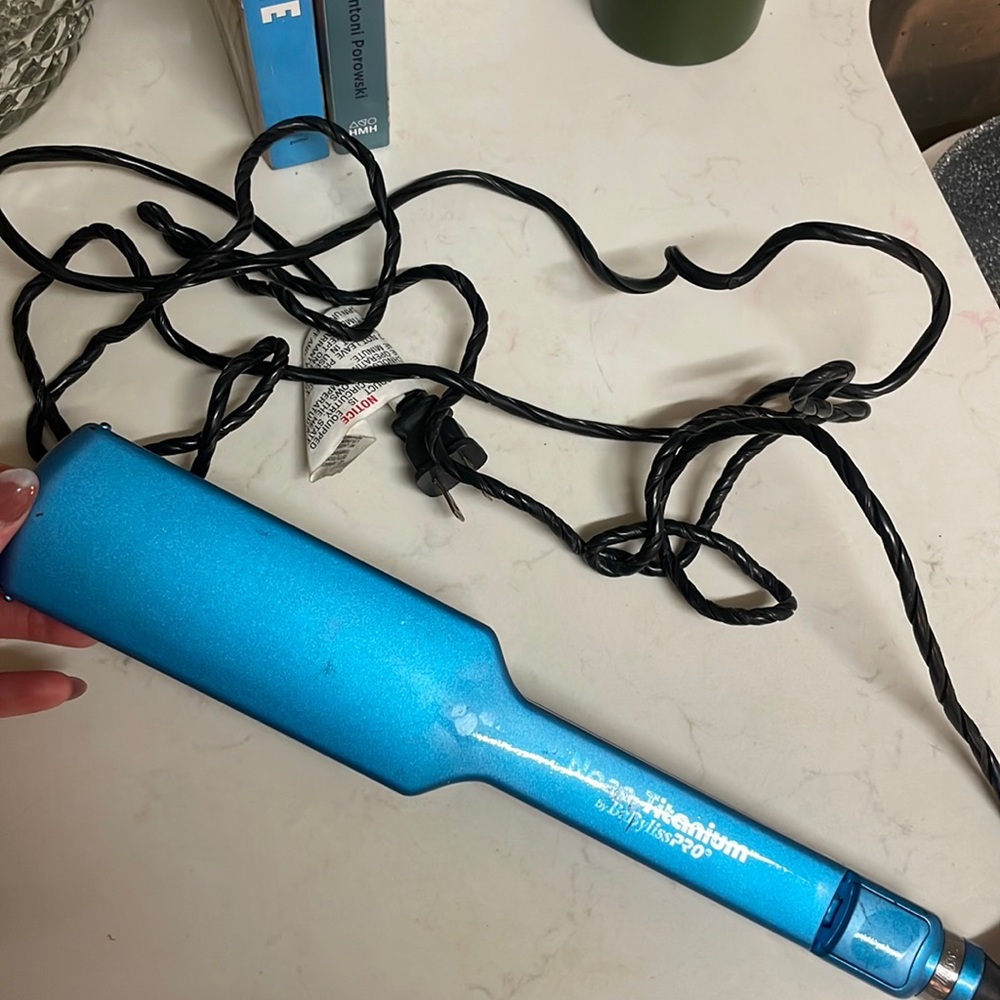 BaByliss PRO Nano Titanium flat iron